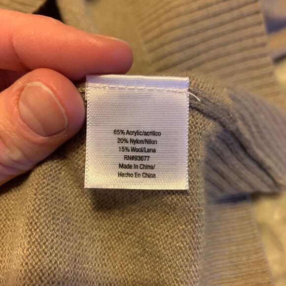 St. John’s Bay Beige Ruffle V-Neck Cardigan Sweater Medium - Picture 8 of 9